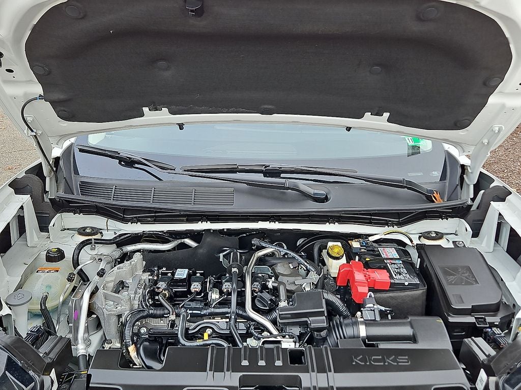 2025 Nissan Kicks SR