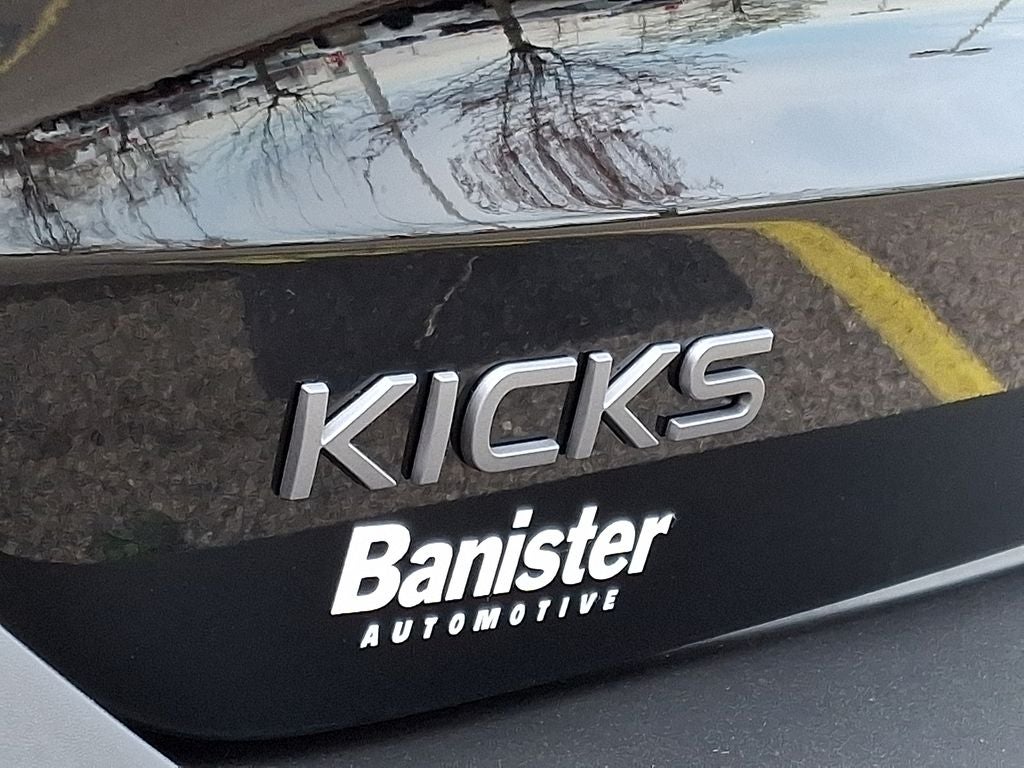 2025 Nissan Kicks SR