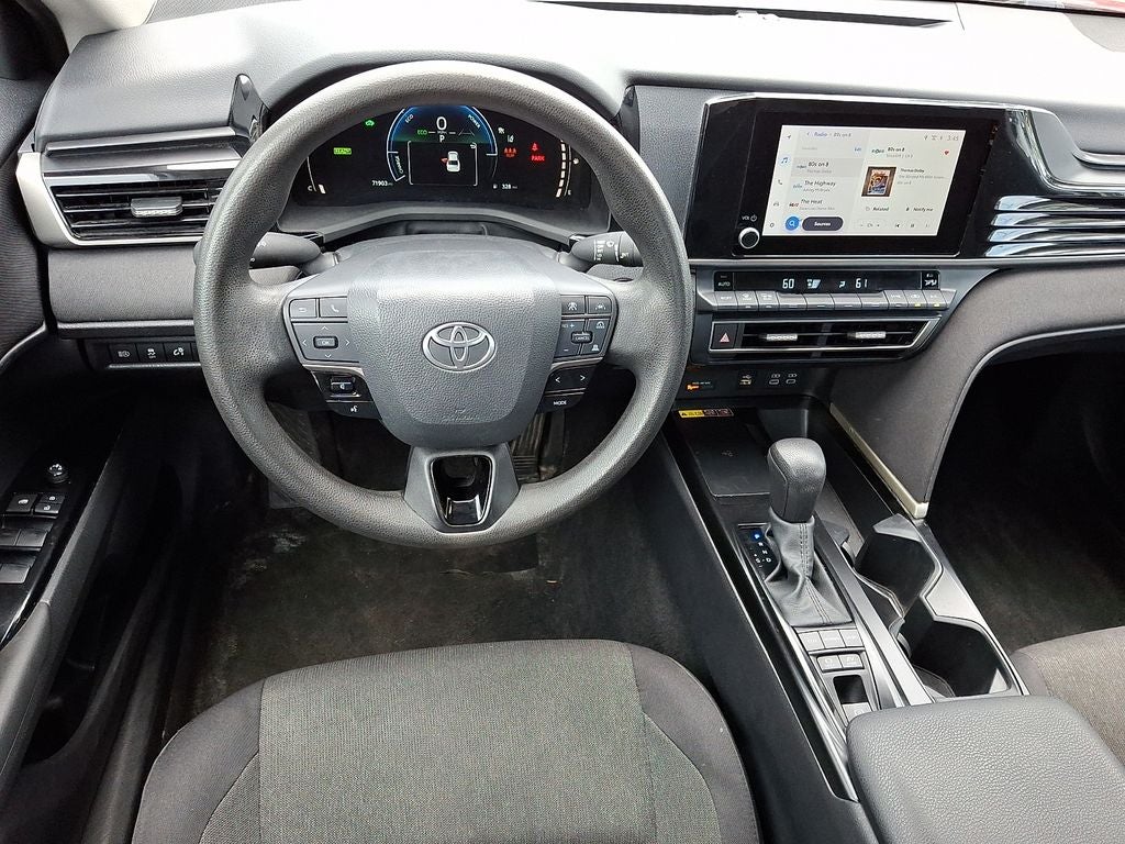 2025 Toyota Camry Hybrid LE