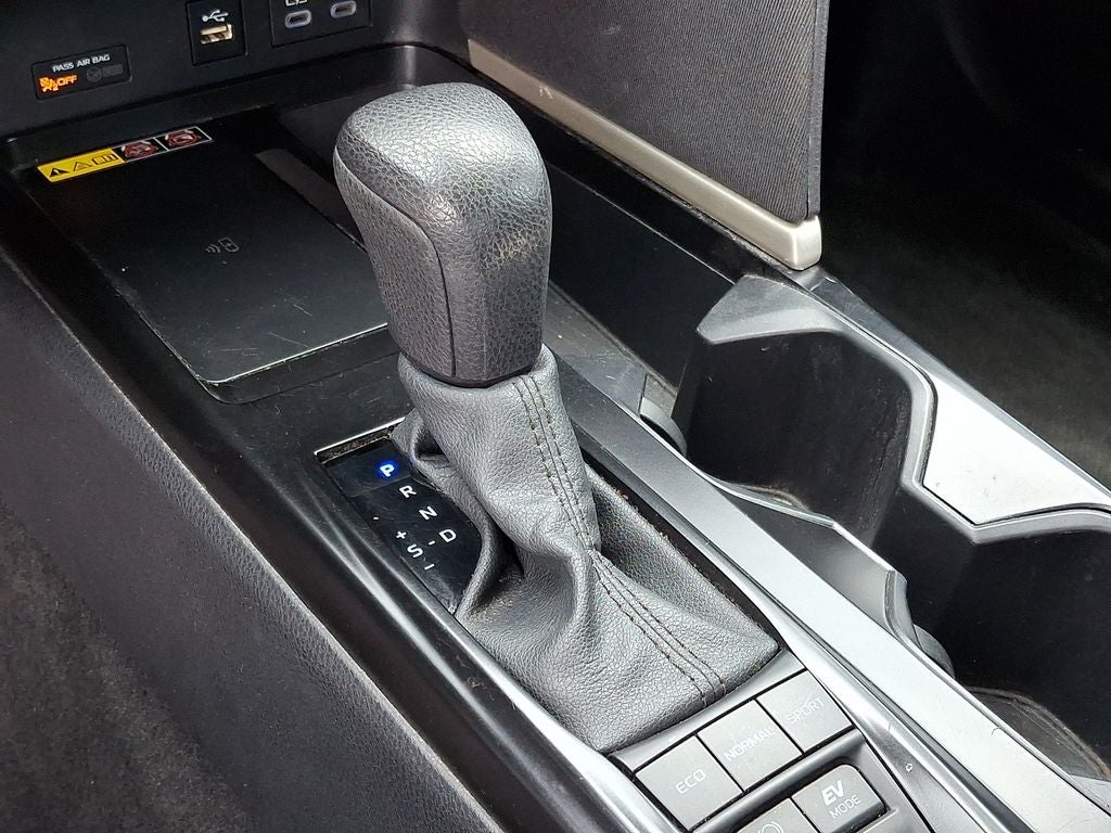 2025 Toyota Camry Hybrid LE