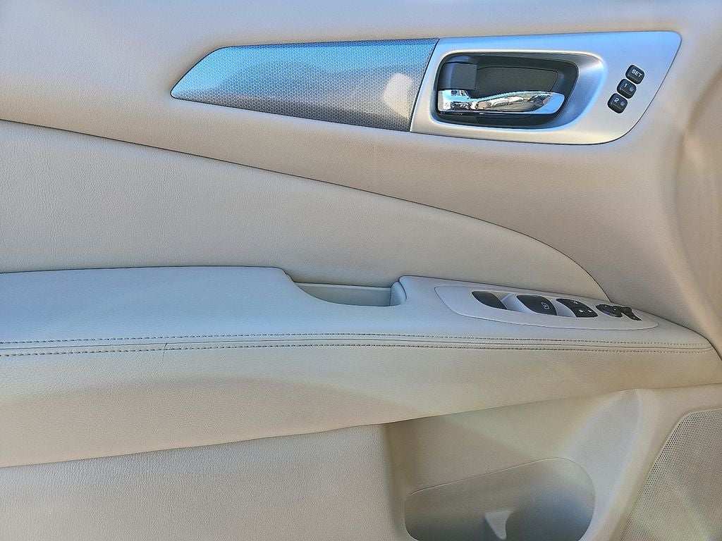 2018 Nissan Pathfinder SL