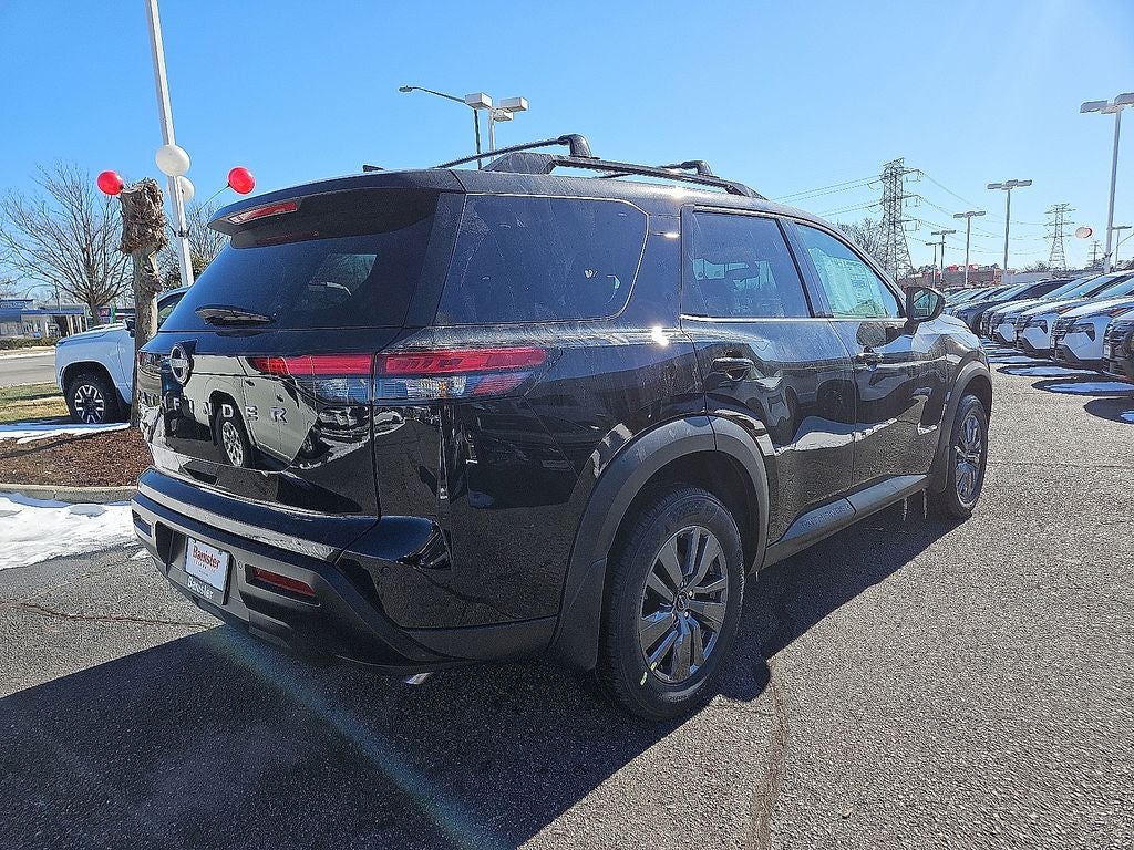 2026 Nissan Pathfinder SV