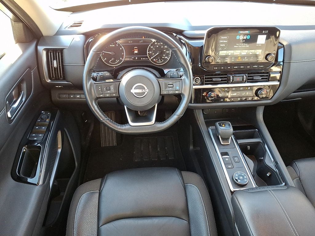 2023 Nissan Pathfinder SL