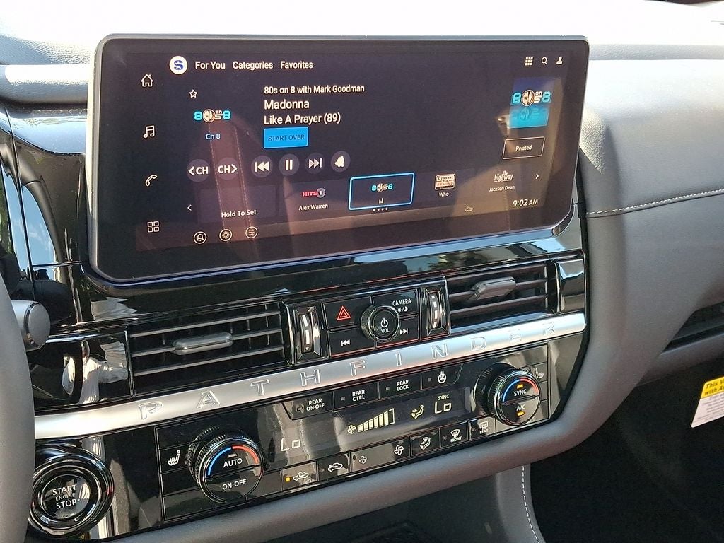 2026 Nissan Pathfinder SL