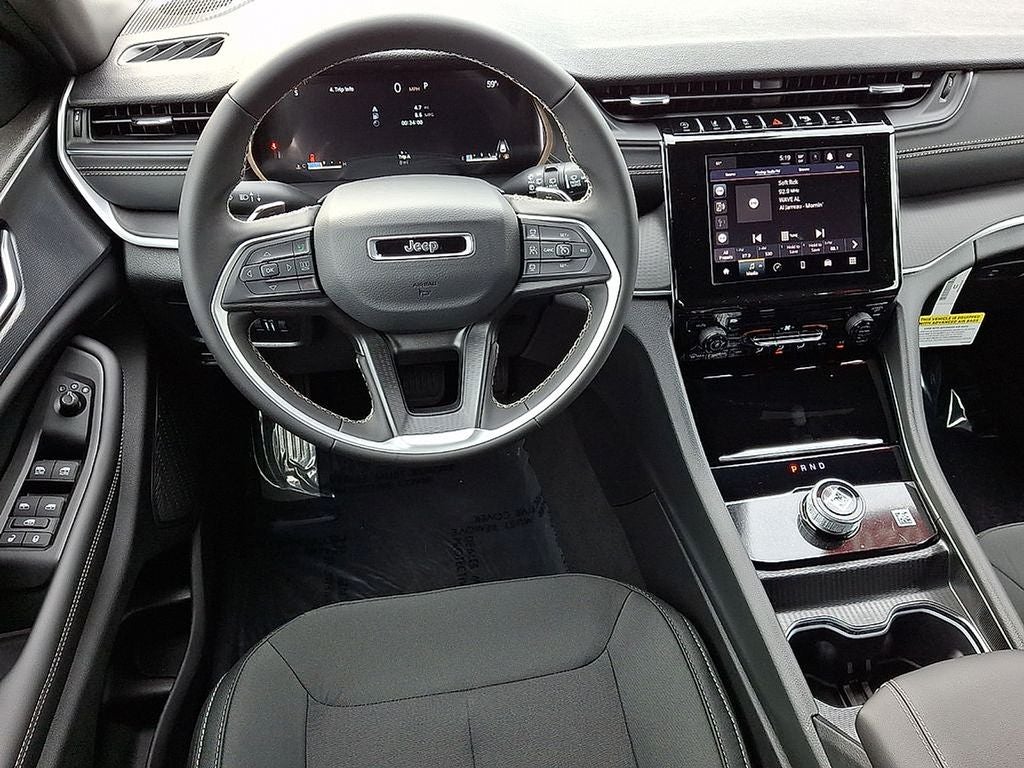 2026 Jeep Grand Cherokee Laredo 4x4
