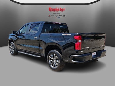 2023 Chevrolet Silverado 1500 4WD Crew Cab Short Bed Custom