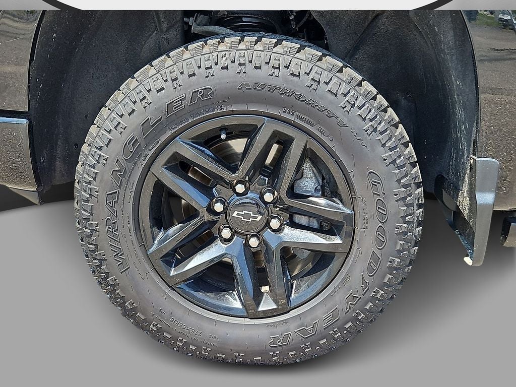 2022 Chevrolet Silverado 1500 4WD Crew Cab Short Bed Custom Trail Boss