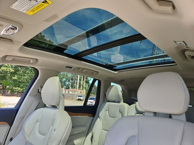 2021 Volvo XC90 T6 Momentum 7 Passenger