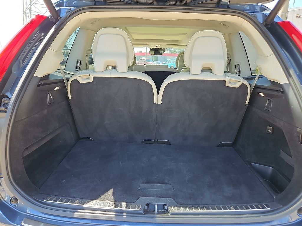 2021 Volvo XC90 T6 Momentum 7 Passenger