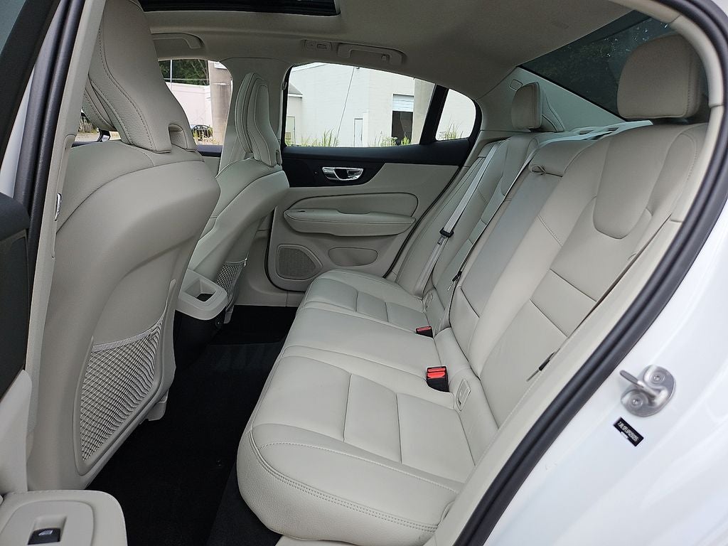 2023 Volvo S60 Plus Dark Theme