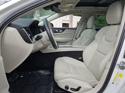 2023 Volvo S60 Plus Dark Theme