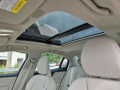 2023 Volvo S60 Plus Dark Theme