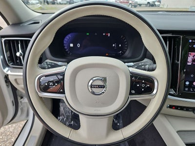 2023 Volvo S60 Plus Dark Theme