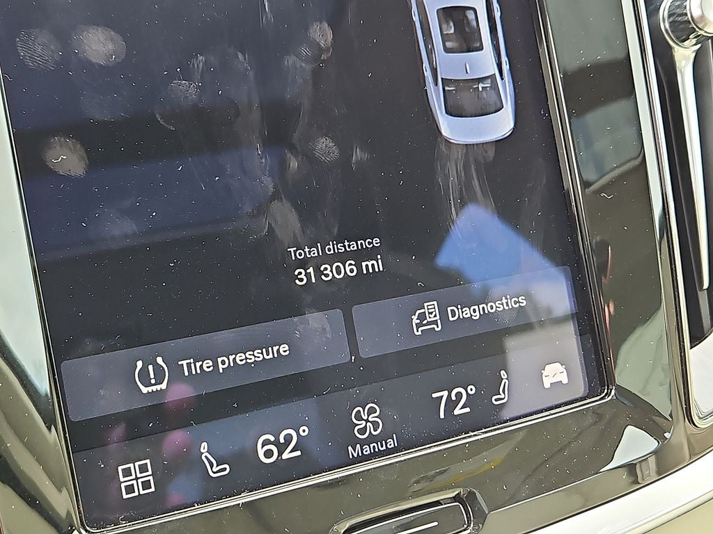2023 Volvo S60 Plus Dark Theme