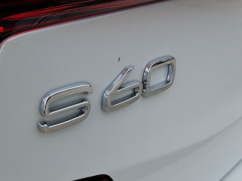 2023 Volvo S60 Plus Dark Theme