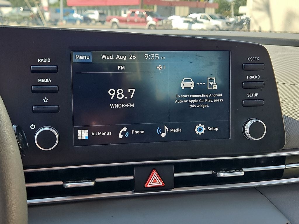 2025 Hyundai Elantra SE